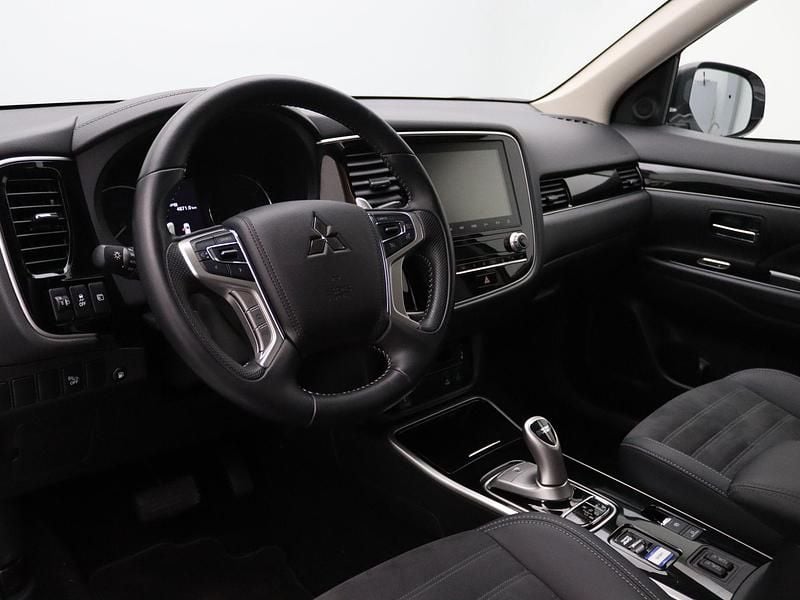 Occasion Mitsubishi Outlander Intense+ 224 PK (164 kW) 2021 Wit SUV