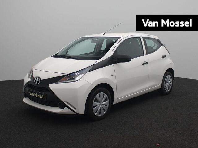 Wit Gebruikt 2017 Toyota Aygo Hatchback | € 8.450 (Eerlijke prijs) - Afbeelding 1/4