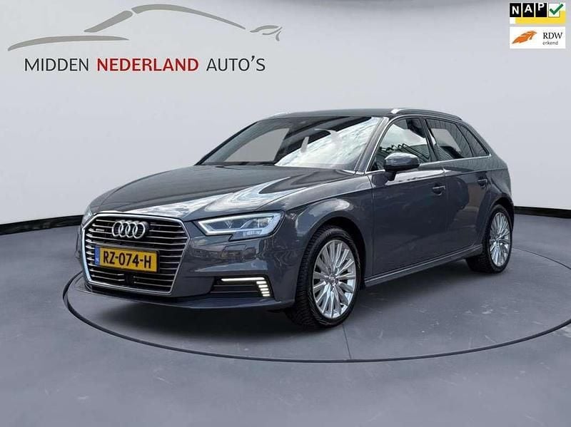 Grijs Gebruikt 2016 Audi A3 Sportback e-tron Sport Sedan | € 13.750 (Iets duurder) - Afbeelding 1/4