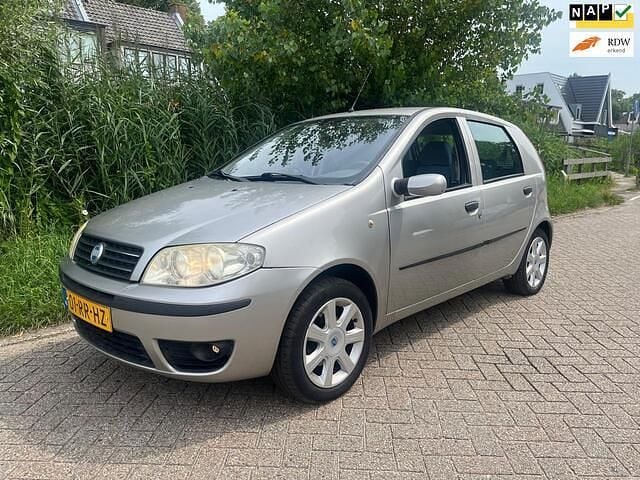 Grijs Gebruikt 2005 Fiat Punto Hatchback | € 1.395 (Eerlijke prijs) - Afbeelding 1/4