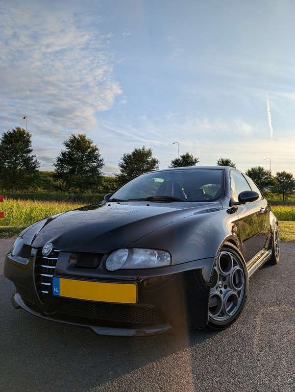Zwart Gebruikt 2003 Alfa Romeo 147 GTA Hatchback | € 16.950 - Afbeelding 1/4