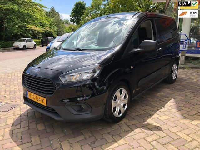Zwart Gebruikt 2021 Ford Transit Trend Van | € 6.500 (Eerlijke prijs) - Afbeelding 1/4
