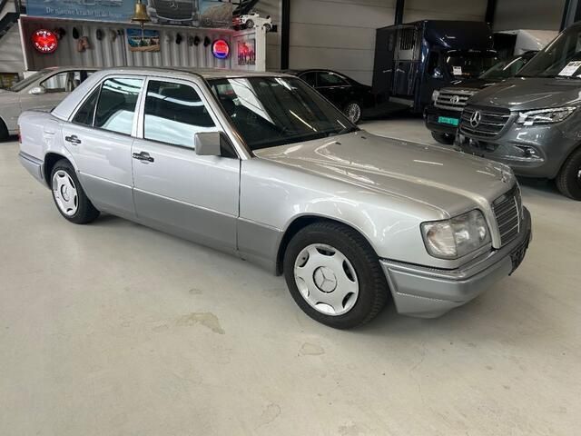 Occasion Mercedes E200 1993 Zilver Sedan