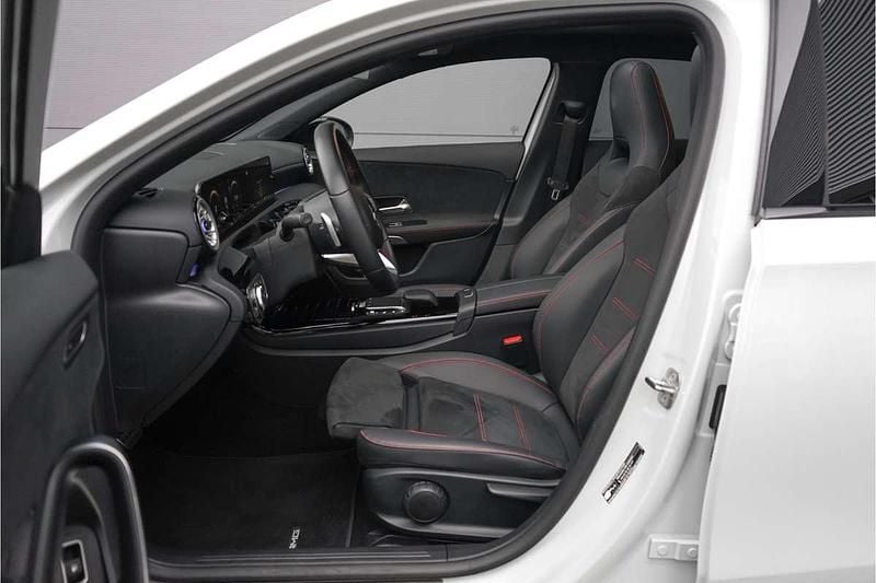 Occasion Mercedes A250 Business 218 PK (160 kW) 2022 Wit Hatchback