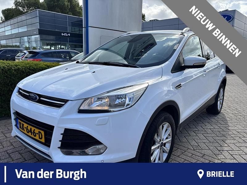 Wit Gebruikt 2016 Ford Kuga Titanium SUV | € 12.490 (Super prijs) - Afbeelding 1/4