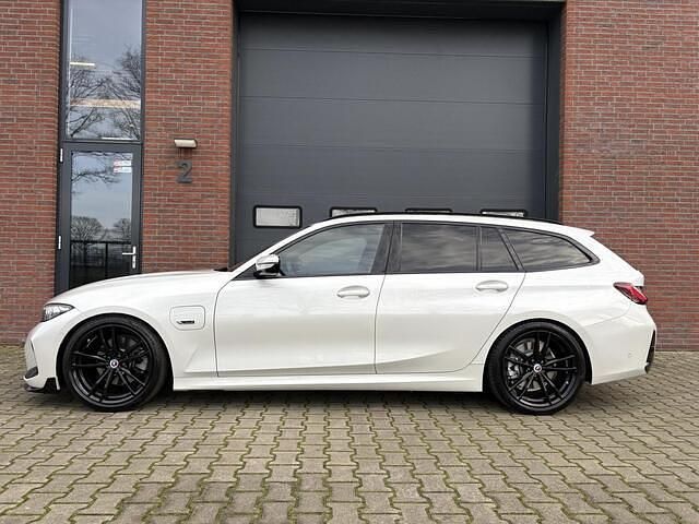 Occasion BMW 330 Executive 184 PK (135 kW) 2022 Wit Stationwagen