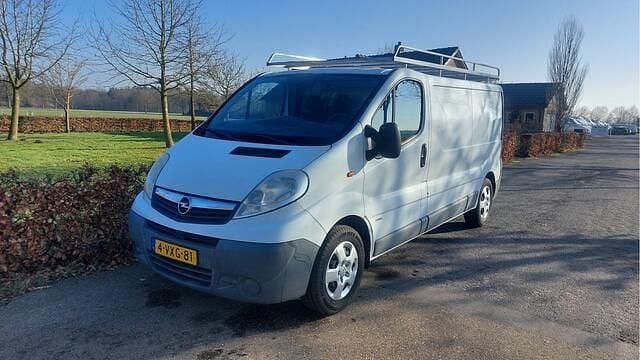 Wit Occasion 2012 Opel Vivaro MPV | € 3.750 (Super prijs) - Afbeelding 1/4