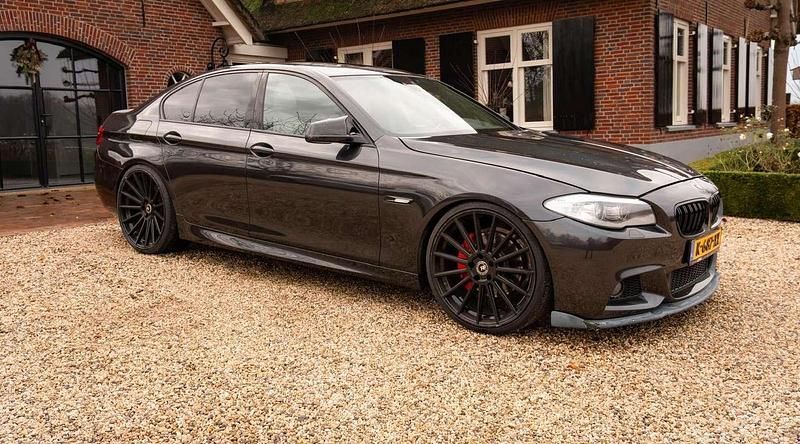 Occasion 2013 BMW 550 Sport Line Sedan | € 21.995 (Eerlijke prijs) - Afbeelding 1/4