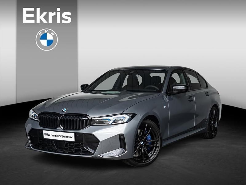 Grijs, metallic lak Occasion 2024 BMW 320 M Sport Sedan | € 52.895 - Afbeelding 1/4
