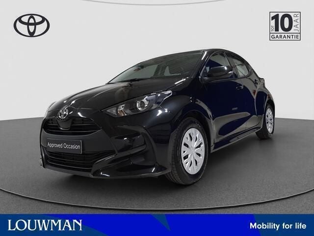 Zwart, metallic lak Gebruikt 2024 Toyota Yaris Active Hatchback | € 23.950 (Eerlijke prijs) - Afbeelding 1/4