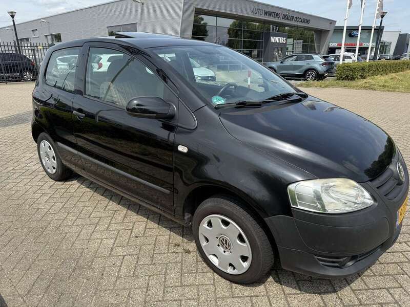Zwart Gebruikt 2006 VW Fox Trendline Hatchback | € 1.250 (Iets duurder) - Afbeelding 1/4