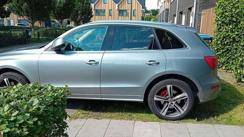 Grijs Gebruikt 2009 Audi Q5 SUV | € 7.500 - Afbeelding 1/1