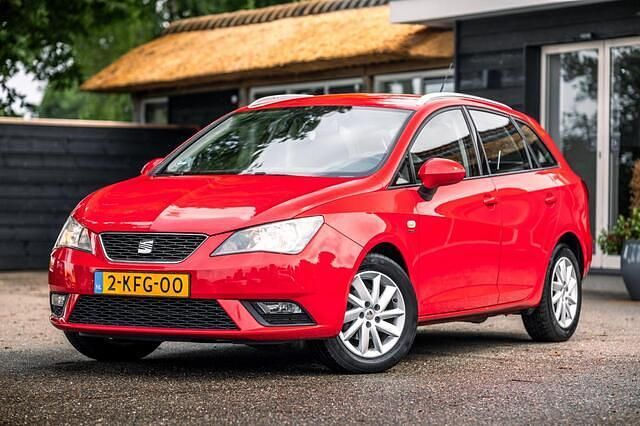 Rood Occasion 2013 Seat Ibiza ST Style Stationwagen | € 7.458 (Duur) - Afbeelding 1/4