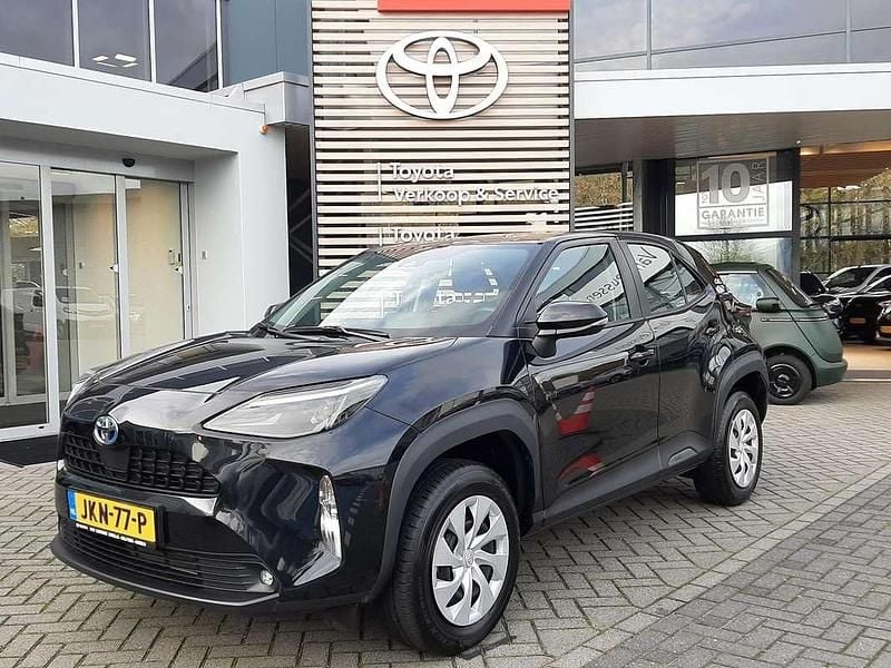 Zwart Gebruikt 2024 Toyota Yaris Cross Active SUV | € 25.900 (Goede deal) - Afbeelding 1/4