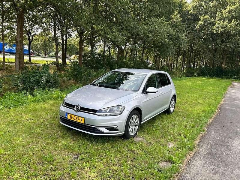 Grijs Occasion 2018 VW Golf VII Comfortline Hatchback | € 9.250 (Goede deal) - Afbeelding 1/4