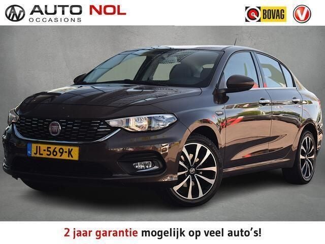 Bruin Gebruikt 2016 Fiat Tipo Lounge Sedan | € 8.450 (Iets duurder) - Afbeelding 1/4