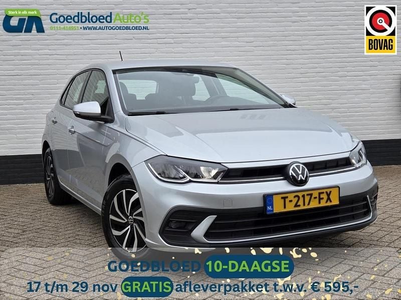Grijs Gebruikt 2023 VW Polo Life Hatchback | € 17.999 (Goede deal) - Afbeelding 1/3