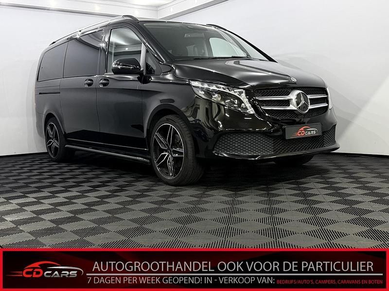 Zwart Occasion 2023 Mercedes V250 MPV | € 59.950 (Iets duurder) - Afbeelding 1/4