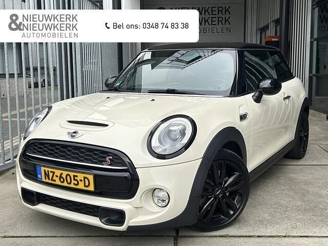 Wit Gebruikt 2017 Mini John Cooper Works Business Hatchback | € 18.899 (Eerlijke prijs) - Afbeelding 1/4