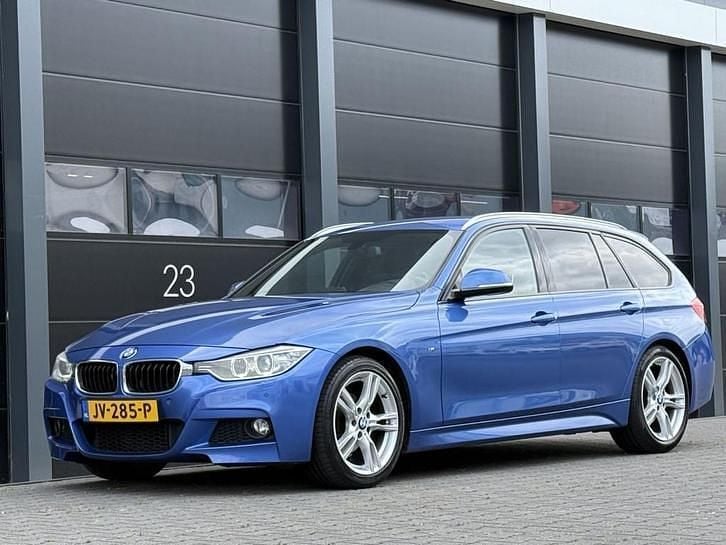 Blauw Gebruikt 2014 BMW 318 M Sport Stationwagen | € 9.450 (Iets duurder) - Afbeelding 1/4