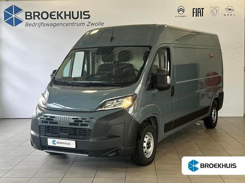 Grijs Gebruikt 2024 Fiat Ducato S Van | € 27.222 (Super prijs) - Afbeelding 1/4