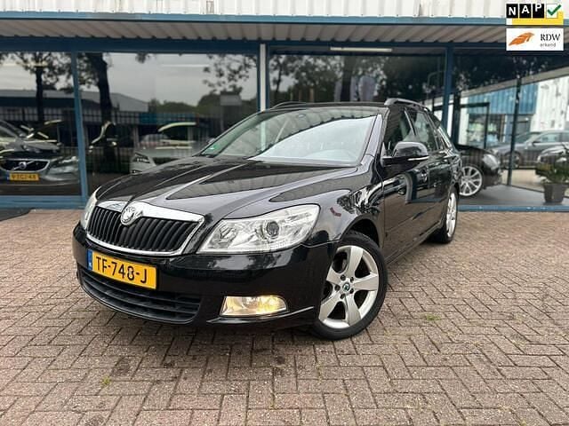 Zwart Gebruikt 2009 Skoda Octavia Ambition Stationwagen | € 2.995 (Goede deal) - Afbeelding 1/4