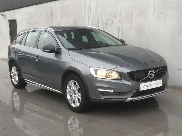Grijs Gebruikt 2015 Volvo V60 CC Momentum Stationwagen | € 24.950 - Afbeelding 1/4