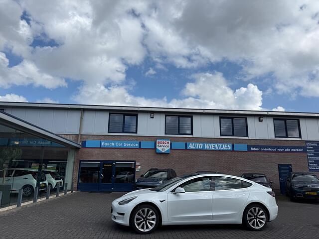 Wit Gebruikt 2019 Tesla Model 3 Standard Range Sedan | € 17.450 (Eerlijke prijs) - Afbeelding 1/4