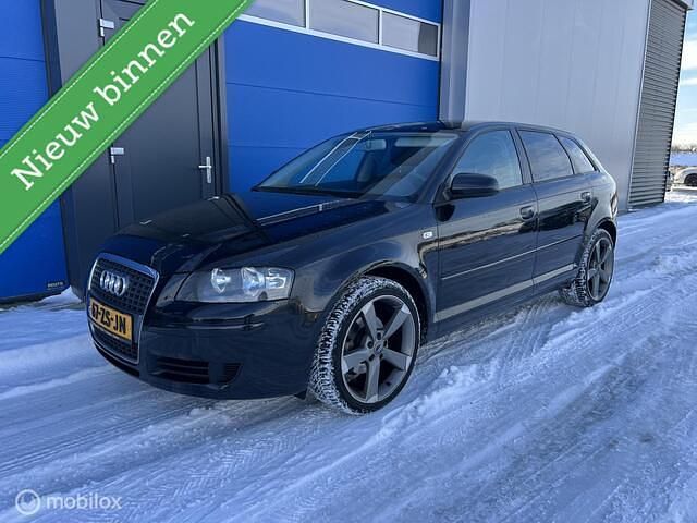 Zwart Occasion 2008 Audi A3 Sportback Attraction Hatchback | € 3.250 (Eerlijke prijs) - Afbeelding 1/4