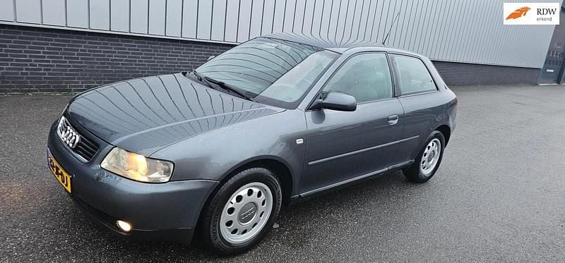 Grijs Occasion 2002 Audi A3 Attraction Hatchback | € 1.950 (Eerlijke prijs) - Afbeelding 1/4