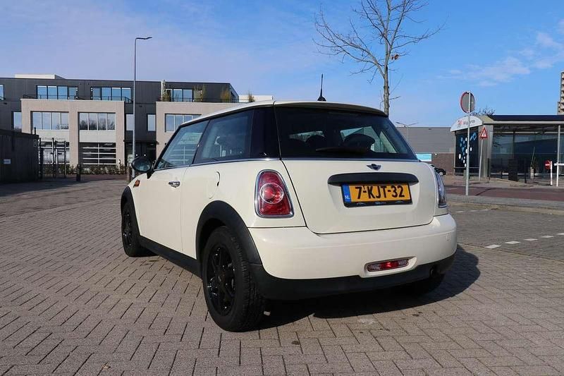 Occasion Mini Cooper 75 PK (55 kW) 2013 Wit Hatchback