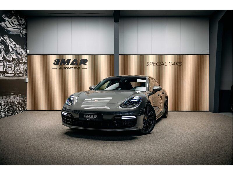 Grijs, metallic lak Gebruikt 2018 Porsche Panamera Sport Turismo Sedan | € 69.950 (Duur) - Afbeelding 1/4