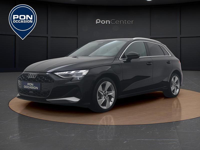 Zwart Occasion 2025 Audi A3 Sportback Advanced Hatchback | € 36.950 (Eerlijke prijs) - Afbeelding 1/3
