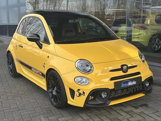 Occasion Abarth 595 Pista 165 PK (121 kW) 2018 Geel Hatchback