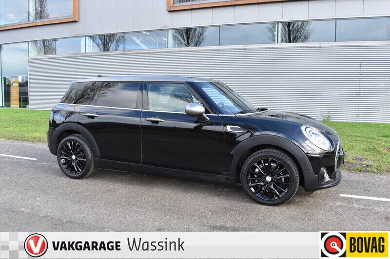 Zwart Gebruikt 2018 Mini Cooper Clubman Pepper Stationwagen | € 20.940 (Eerlijke prijs) - Afbeelding 1/4