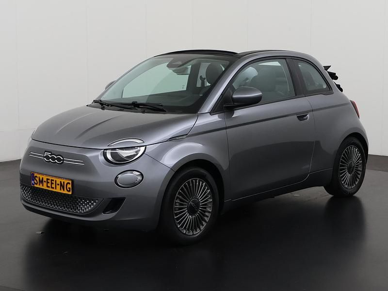 Grijs, metallic lak Gebruikt 2022 Fiat 500e Icon Cabriolet | € 18.395 (Super prijs) - Afbeelding 1/4