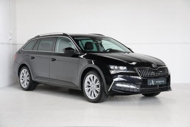 Zwart Gebruikt 2022 Skoda Superb Business Line Stationwagen | € 25.490 (Goede deal) - Afbeelding 1/4