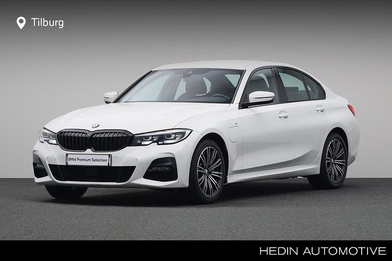 Wit Gebruikt 2020 BMW 330e Executive Sedan | € 29.880 (Eerlijke prijs) - Afbeelding 1/4