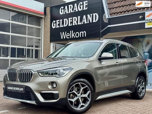Grijs Gebruikt 2018 BMW X1 Executive SUV | € 21.700 (Eerlijke prijs) - Afbeelding 1/4