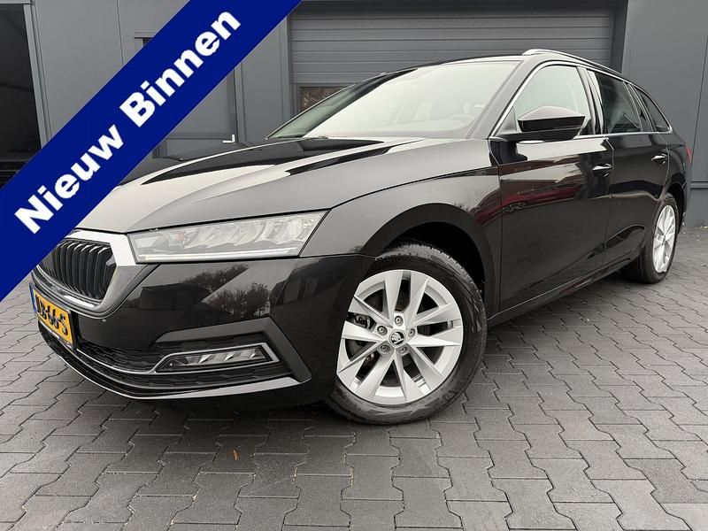 Grijs Occasion 2021 Skoda Octavia Business Line Stationwagen | € 24.500 (Goede deal) - Afbeelding 1/4