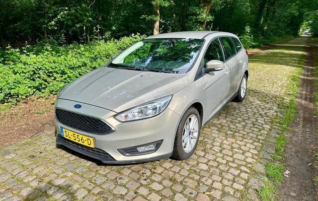Grijs Gebruikt 2018 Ford Focus Stationwagen | € 7.250 (Iets duurder) - Afbeelding 1/4