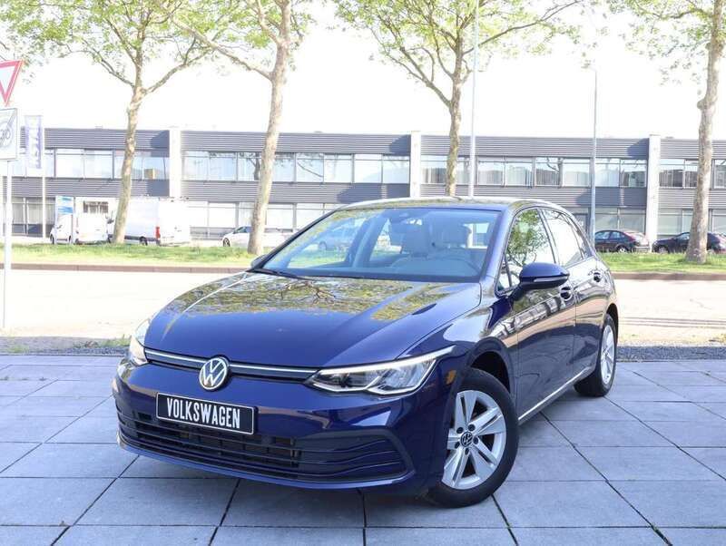 Blauw Gebruikt 2022 VW Golf VIII Life Hatchback | € 23.950 (Super prijs) - Afbeelding 1/4