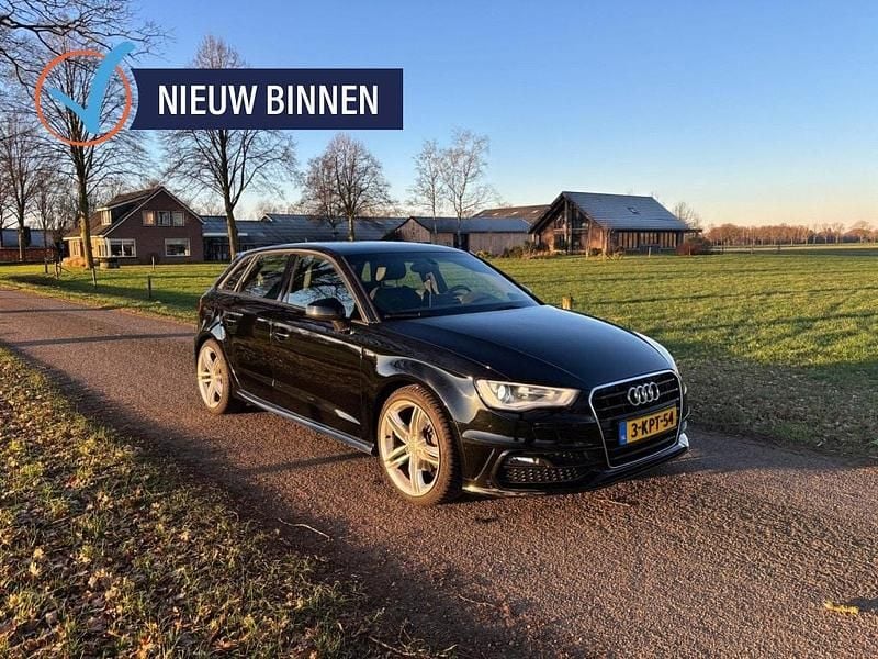 Zwart Gebruikt 2013 Audi A3 Sportback S-Line Hatchback | € 11.745 (Goede deal) - Afbeelding 1/4