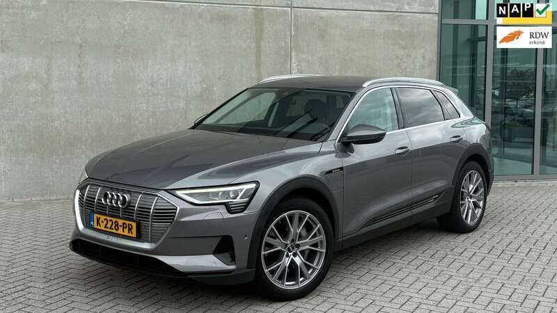 Grijs Gebruikt 2020 Audi e-tron SUV | € 22.790 - Afbeelding 1/4