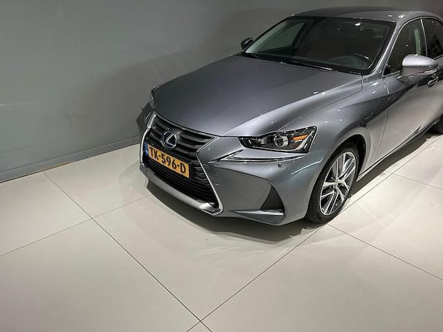 Occasion Lexus IS300h Business Edition 223 PK (164 kW) 2018 Grijs (metallic) Sedan