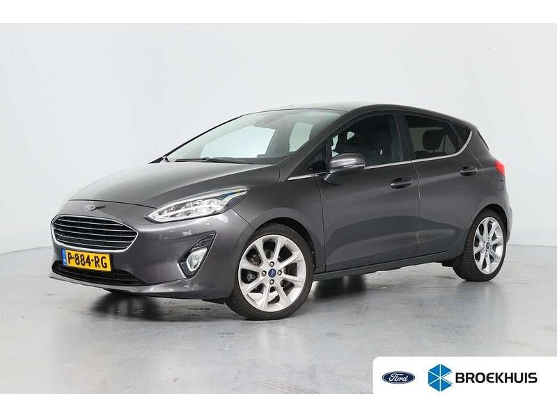 Grijs Gebruikt 2019 Ford Fiesta Titanium Hatchback | € 15.900 (Eerlijke prijs) - Afbeelding 1/4