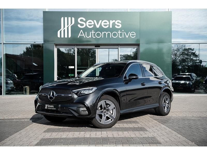 Grijs Gebruikt 2023 Mercedes GLC300 AMG line SUV | € 59.988 (Eerlijke prijs) - Afbeelding 1/4