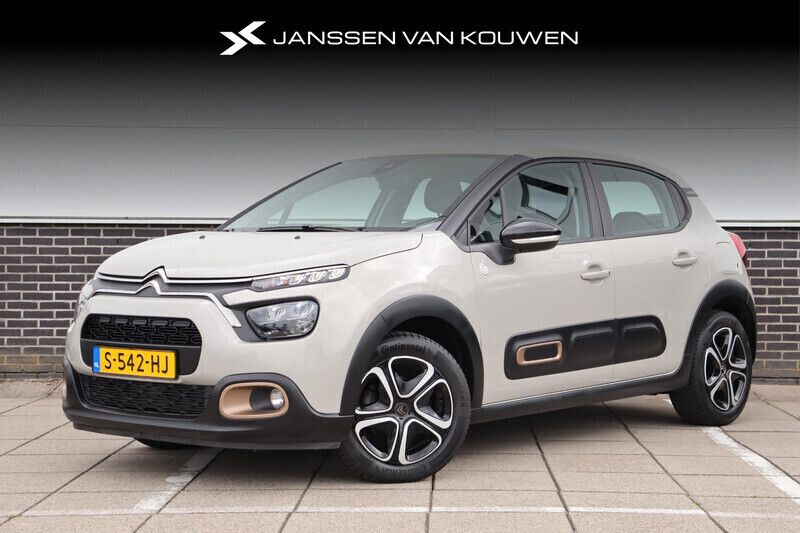 Grijs Gebruikt 2023 Citroën C3 PureTech Hatchback | € 15.445 (Eerlijke prijs) - Afbeelding 1/4