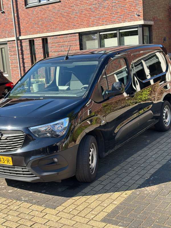 Zwart Gebruikt 2021 Opel Combo Selection MPV | € 12.900 (Duur) - Afbeelding 1/4