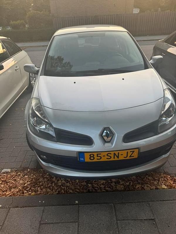Gebruikt 2006 Renault Clio R.S. Hatchback | € 1.690 (Goede deal) - Afbeelding 1/4